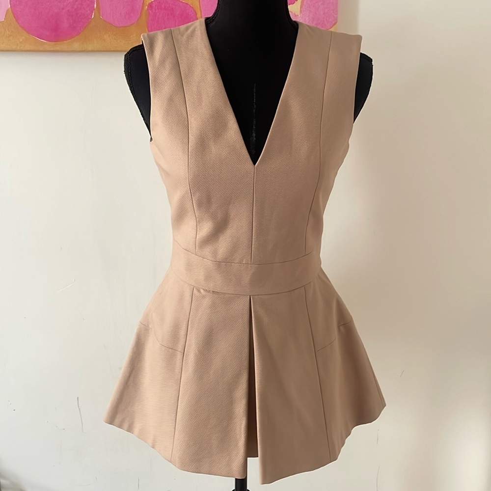 🧡 Alexander McQueen Peplum Sleeveless Top Beige / Cappuccino Color